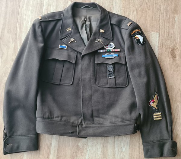 US WWII Class A Jacket IKE Officer's Chocolate original 101 Airborne complete patched Size 42