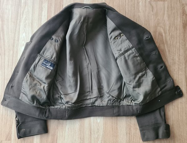 US WWII Class A Jacket IKE Officer's Chocolate original 101 Airborne complete patched Size 42