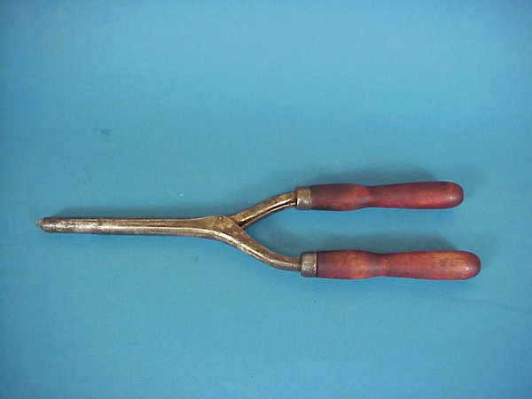 US WWII, Hairdresser perms single pliers with brown Grip, good condition