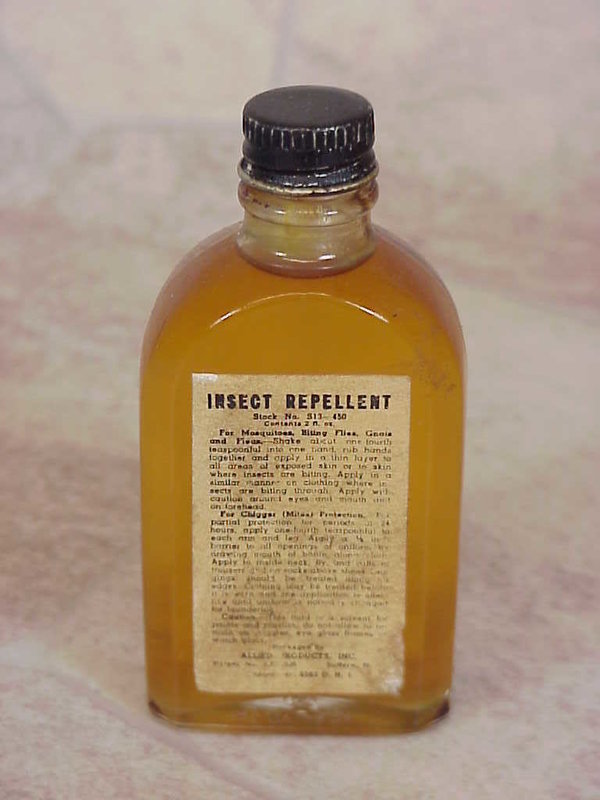 US WWII, Insecticide Repellent, very good condition