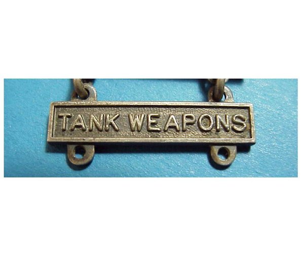 US WWII Badge Shield Bar Tank Weapons 01