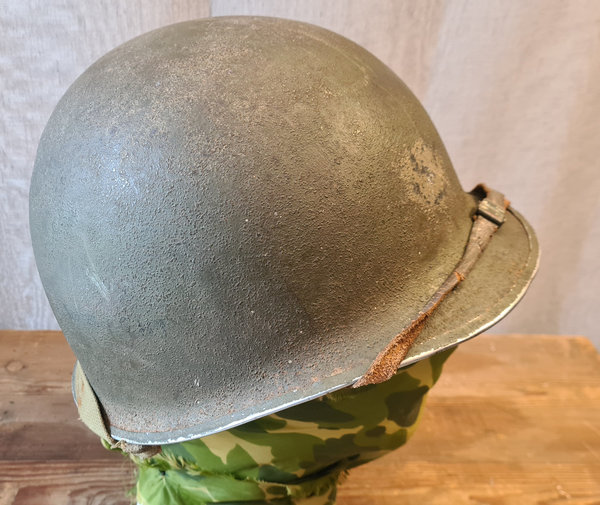 U.S. WWII, Helmet M1 Frontseam Fixed Bailed original paint with Liner from Mine Safety Appliances