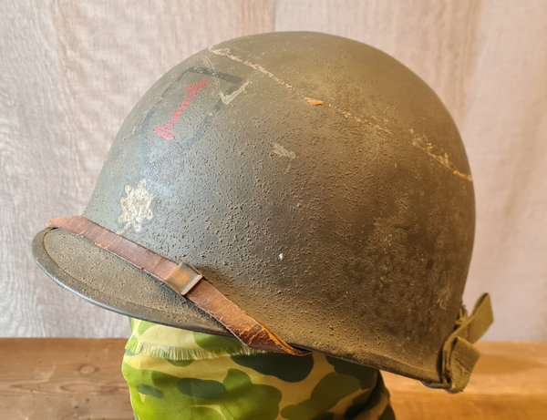 U.S. WWII, Helmet M1 Backseam Swivel Bales Big Red One Major paint with Westinghouse ? Liner
