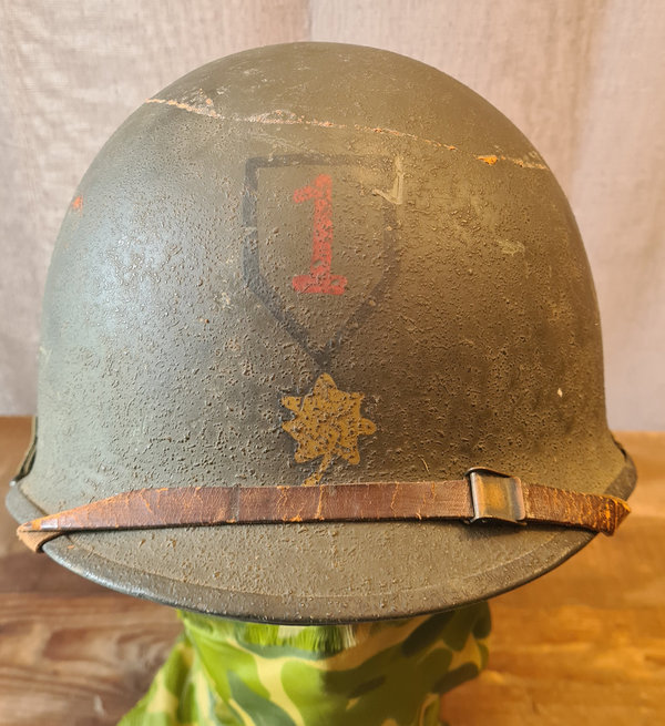 U.S. WWII, Helmet M1 Backseam Swivel Bales Big Red One Major paint with Westinghouse ? Liner
