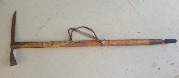 U.S. WWII 10th Mountain Troop original Ice Axe in near mint condition stamped U.S. & Ames very rare