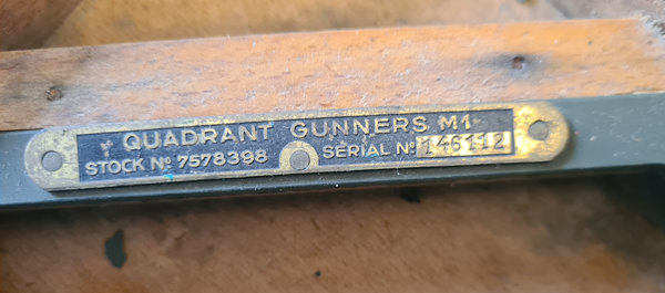U.S. WWII Quadrant Gunners M1 in mint condition in wooden Box