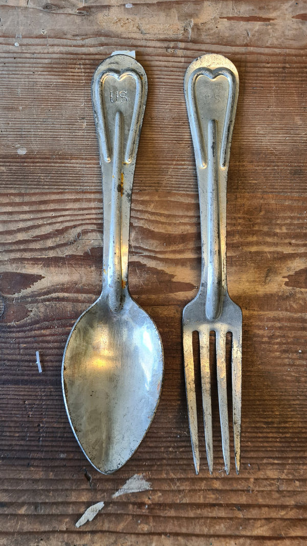 U.S. WWI & WWII Spoon & Fork Kit in good Condition Dated 1918