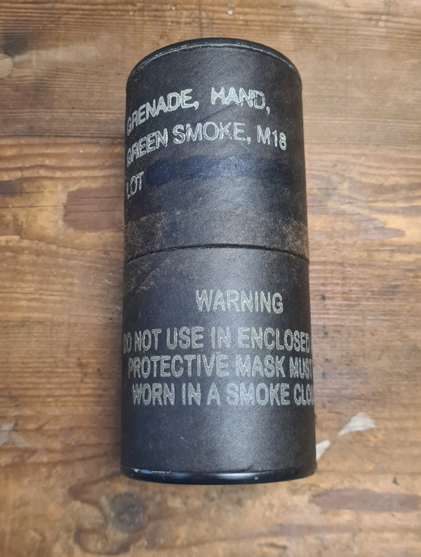 U.S. WWII Hand Grenade Smoke green M18 Container in good Condition