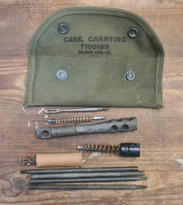 U.S. WWII Cal.30 Cleaning Kit complete in mint Condition