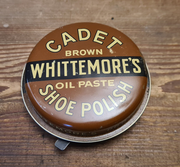 U.S. WWII original Cadet Shoe Polish in mint nice condition and unopened full !