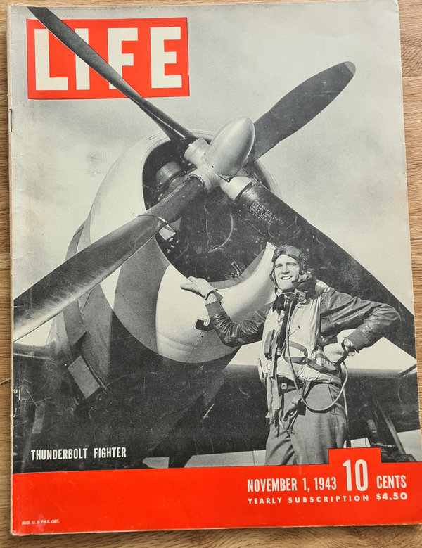 U.S. WWII Life Magazine in excellent Condition . Dated November the 1st 1943 with 132 Sides.