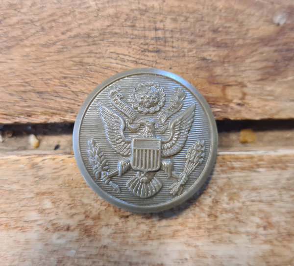 U.S. WWII original Bakelite Coat Buttons big size in good condition