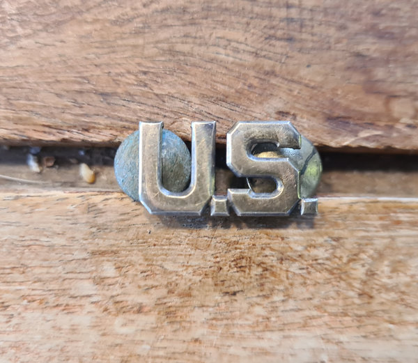 U.S. WWII Officer Collar US Pin original in top Condition
