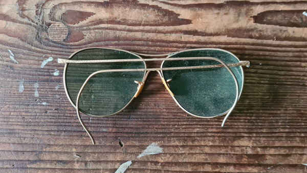 U.S. WW2 Sunglasses original USAAF in Ray-Ban Style with green glasses in really good condition