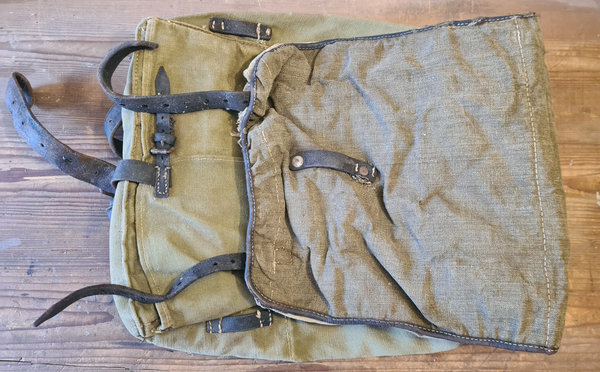 German Army WWII Backpack early model . The leather needs some oil but its in ok condition