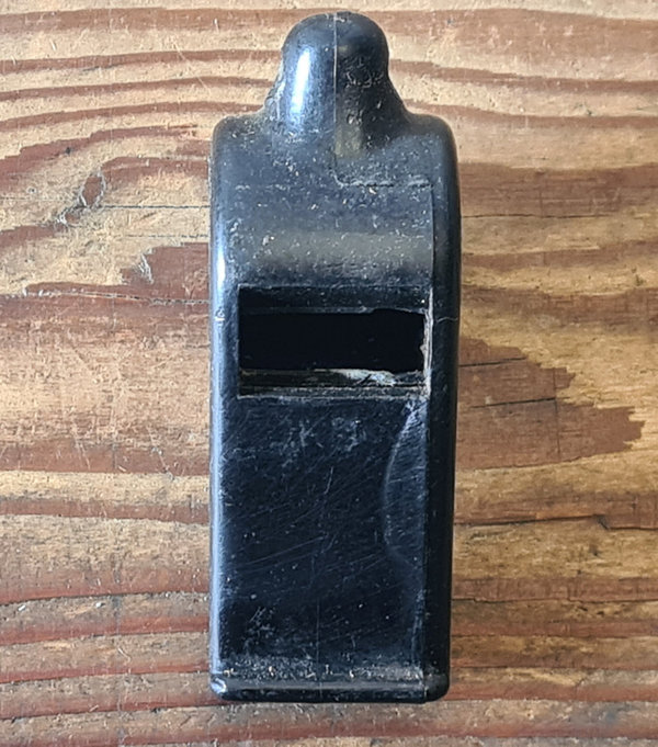 U.S. WWII Navy Whistle in very good condition ! Black colour .What you see is what you get !