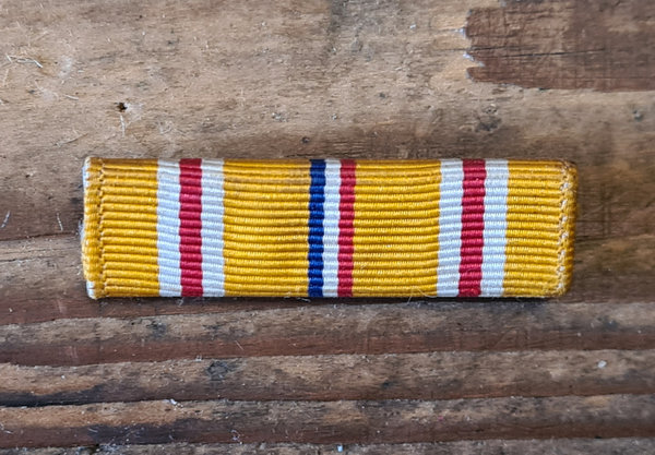 U.S. WWII original Ribbon with Mounting Needle ( Asiatic-Pacific-Campaign Medal )