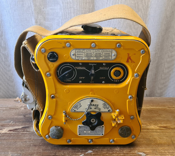 U.S. WWII original USAAF Radio Life Boat Transmitter SCR-578 " Gibson Girl "in good condition