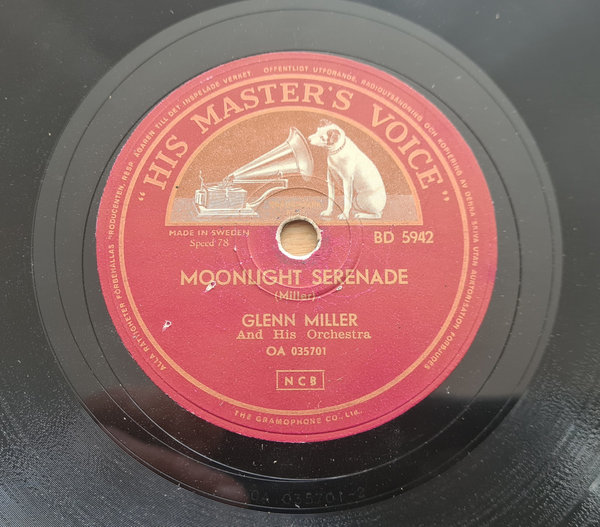 U.S. WWII Era original Shellac Record with Cover of the 40th in good condition. Title " Glenn Miller