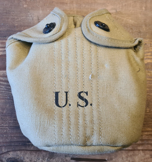 U.S. WWII Canteen Cover M-1910 Repro in mint Condition.Very good Quality