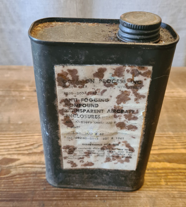 U.S. Vietnam original Tin full with Anti Fogging Compound in really nice condition