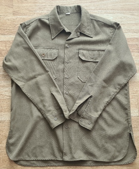 U.S. WWII Repro Enlisted Man Field Shirt in mint clean condition .Size XL