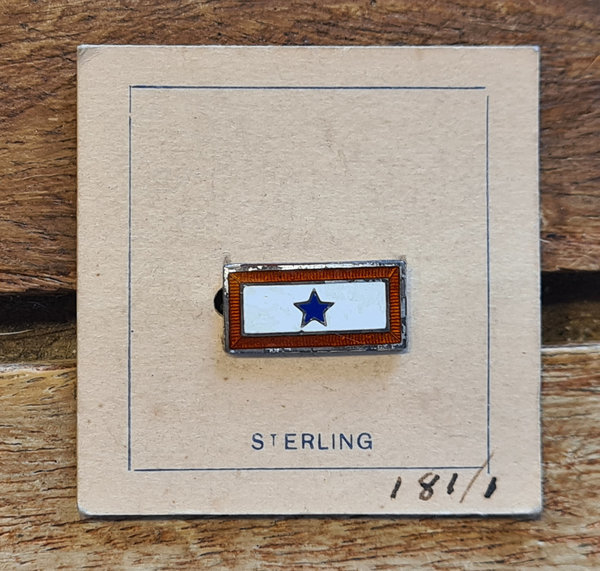 U.S. WWII genuine Sweatheart Jewelry Pin 2 Blue Star in very good condition with original cardboard