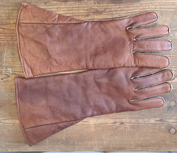 British WWII Style R.A.F. Pilots leather flightgloves brown and very very soft . Size large