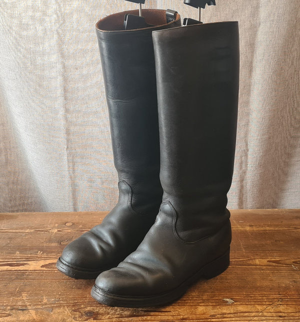 GERMAN WEHRMACHT WWII genuine Officers Boots in top condition & in size 41/42. Nice & soft leather